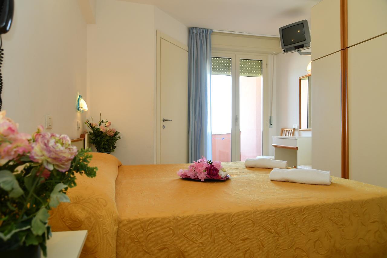 Rosa 3*