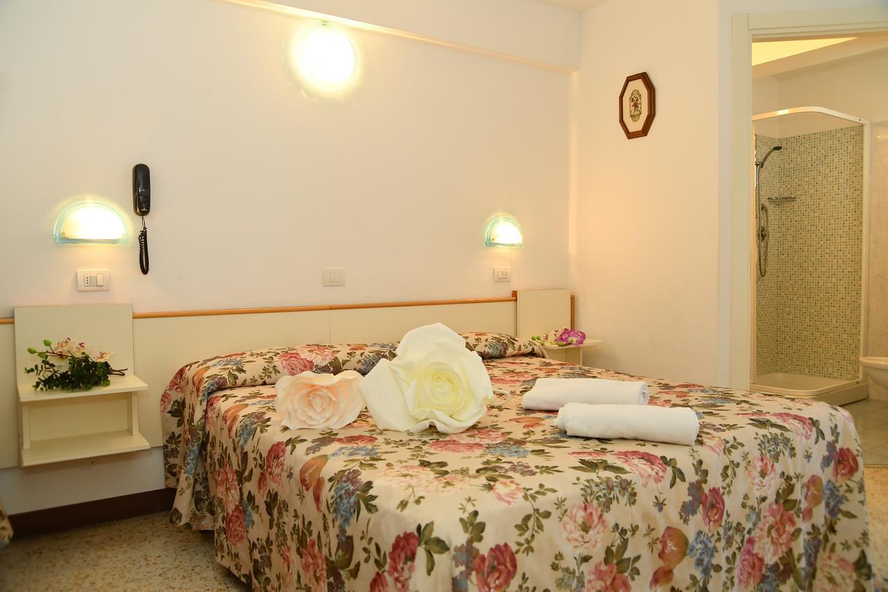 Rosa 3*